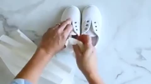 How to clean white shoes