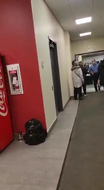 Canadian Man Refuses to Wear a Mask!!