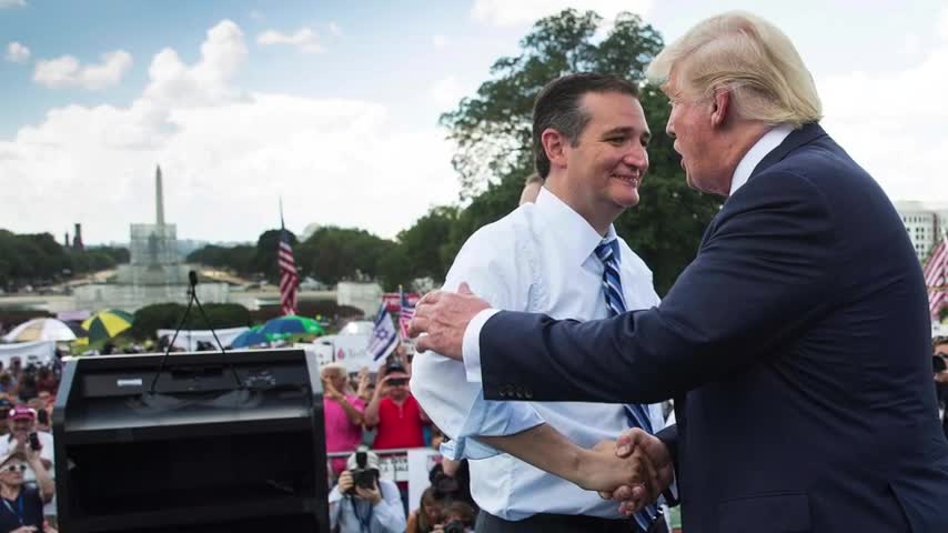 DeSantis Privately Calls Trump a “Moron”—Plans AGGRESSIVE Attacks in 2024 Debates