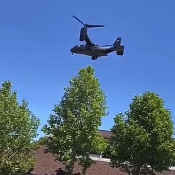 Armádní výsadky a železničním transporty vojenské techniky napříč všemi státy USA