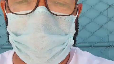 Adeilton que entrega alimento para os Patriotas