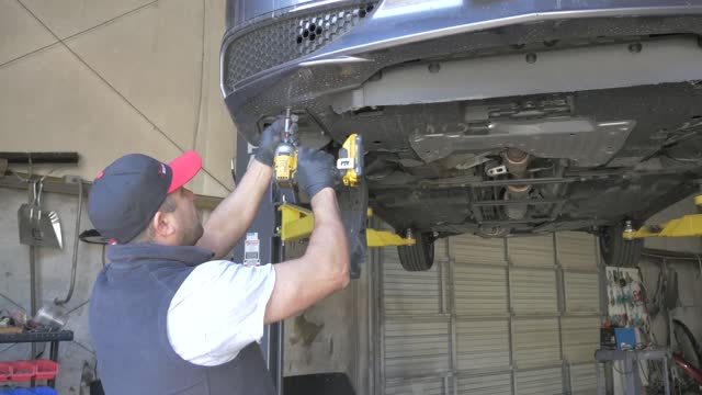 How to Remove a Passenger Fender Liner - 2019 Acura TLX