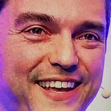 Dammmmm Steve just called the Airbnb guy a scum bag #EconomicTreason #LockThemUp