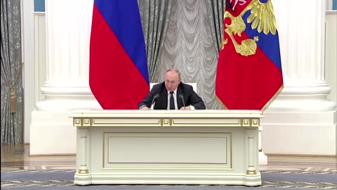 Biden unveils harsh sanctions after Russian attack