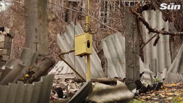 Ukrainian volunteers deliver aid to residents of retaken Donetsk town