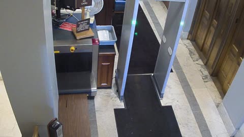 1017RSOB01DelAveADADoor_2021-01-06_00h00min00s083ms.mp4