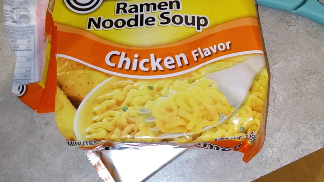 Eating Maruchan Ramen Noodle Chicken Flavor, Dbn, MI, 1/5/24