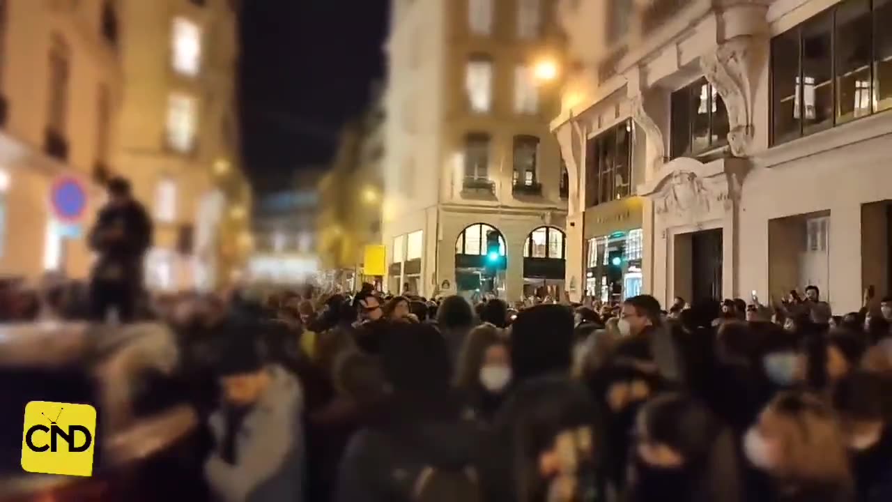 Paris clashes and protests right now