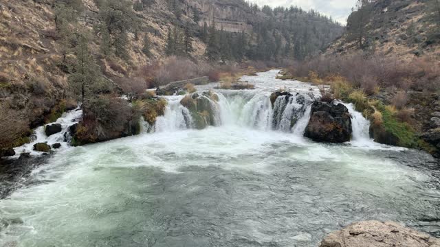 Central Oregon – Steelhead Falls – Looking Downstream Beyond the Waterfall – 4K