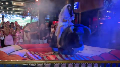 GIRL TAKE ON THE BULL! Benidorm Bull Ride. Mechanical Bull EPIC FAIL