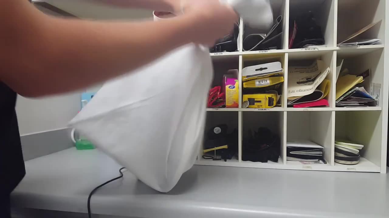 BEST AND EASY WAY TO CLEAN YOUR SHOES AT HOME |