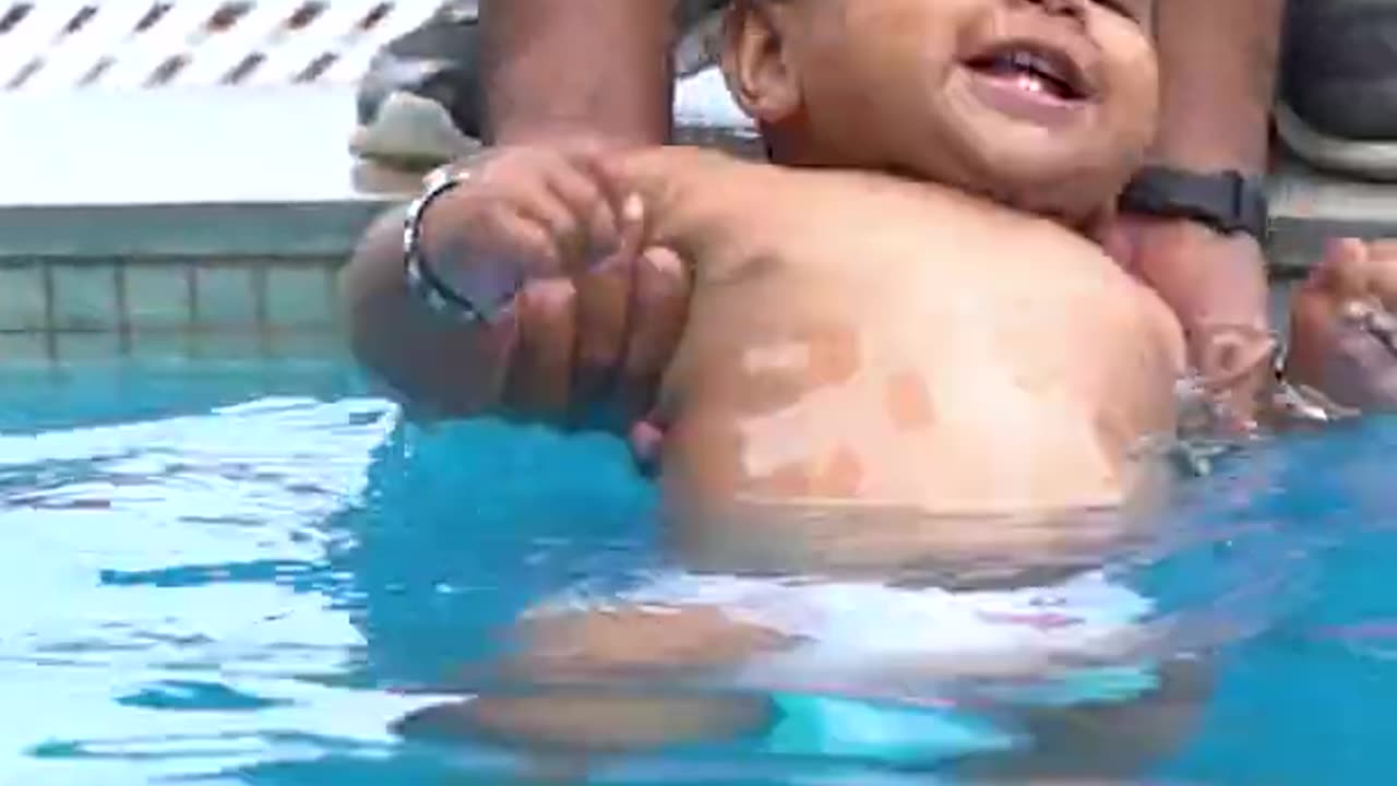 Oh My god this kid fell in the swimming pool?🫀😱
