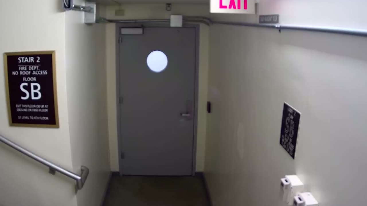6160RHOBSBRSBST2StairwaySide_2021-01-06_22h20min00s953ms.mp4