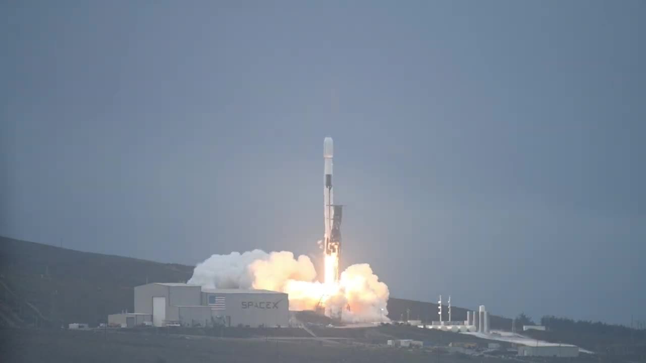 SpaceX Falcon-9 rocket carrying Starlink mission 2-4 launches