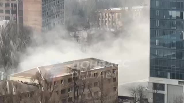 The center of Donetsk is under fire.