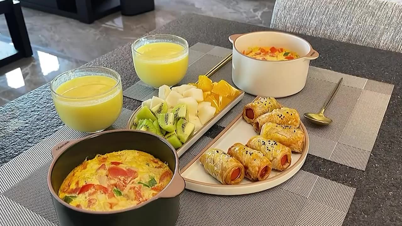 Quick breakfast for office workers #DailyThreeMealsHumanFireworks #HealingFood #Breakfast.mp4