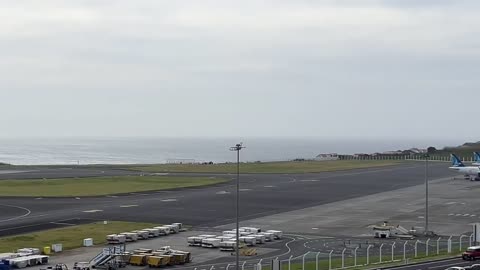 Landings at Ponta Delgada Airport PDL on a windy Sunday, Sao Miguel Azores Portugal 14.04.2024 #PDL