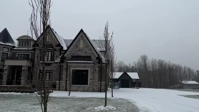 Such a beautiful mansion 🤩🤩🤩