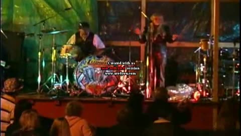 Bernie Scott perform Guitar Tricks