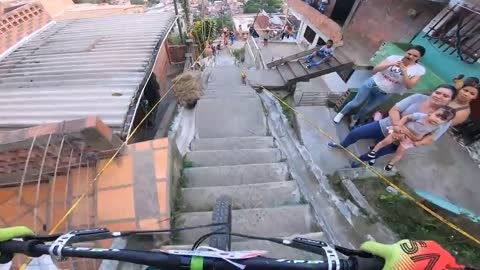 DH Urban Bike-Comuna 13