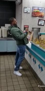 Glitching Skooma Addict NPC Frozen In Burger King | Oblivion NPC