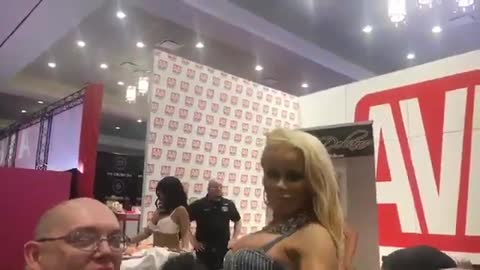 Nikki Delano with Jiggy Jaguar AEE 2020 Las Vegas NV