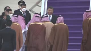 Xi lands in Saudi Arabian Capital