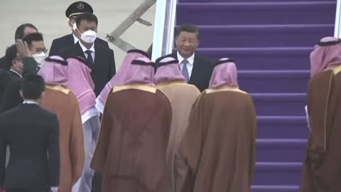 Xi lands in Saudi Arabian Capital