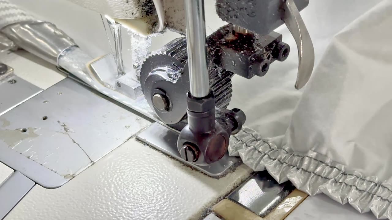 Double-Needle Stitching : A Look at the Manufacturing Process