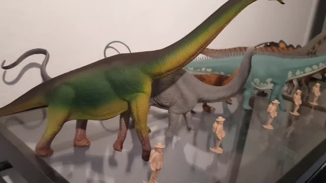 dinosaur models show 15