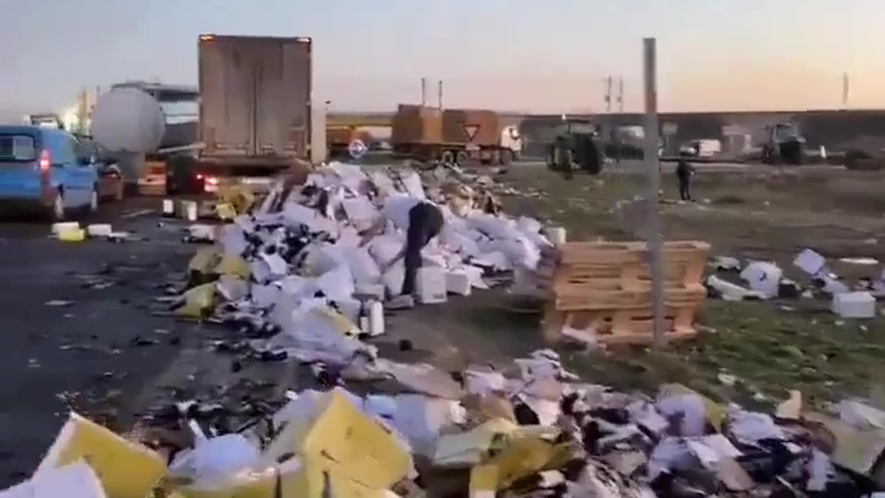 🔥 French Truckers Destroy Cargo of Foreign Goods the Elites Buy and Resell to Us Inflated