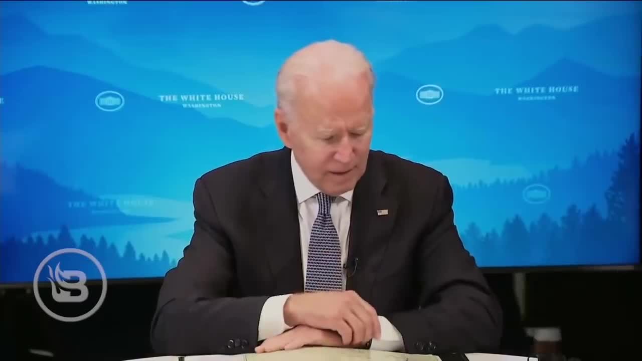 Biden Has TOTAL DISASTER When Staffer Slips Him Note in Middle of Event