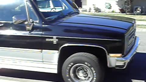 85 CHEVY SUBURBAN 4x4