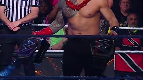 WWE, universel champion Roman reigns