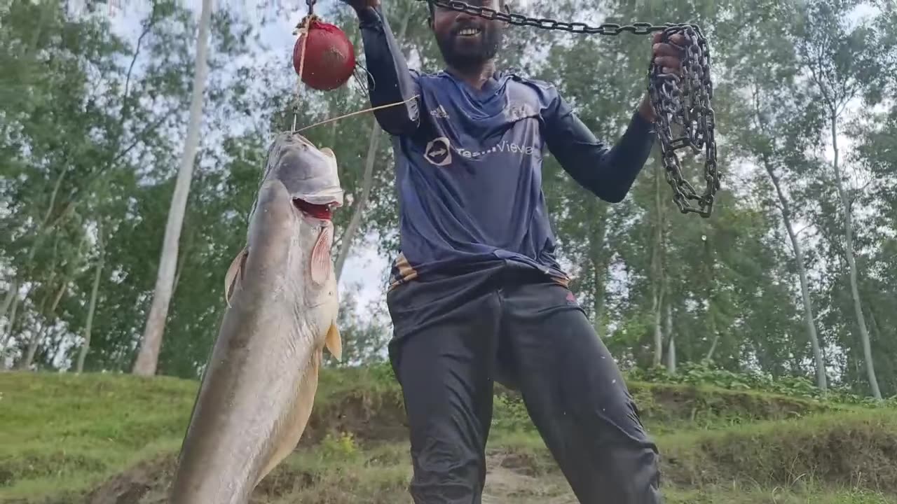 Unbelievable Fishing Method In River Underwater Monster Fish Catching By Fisherman