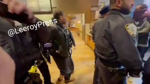 NYPD ARREST VETERAN FOR NO MASK & JABB PASSPORT