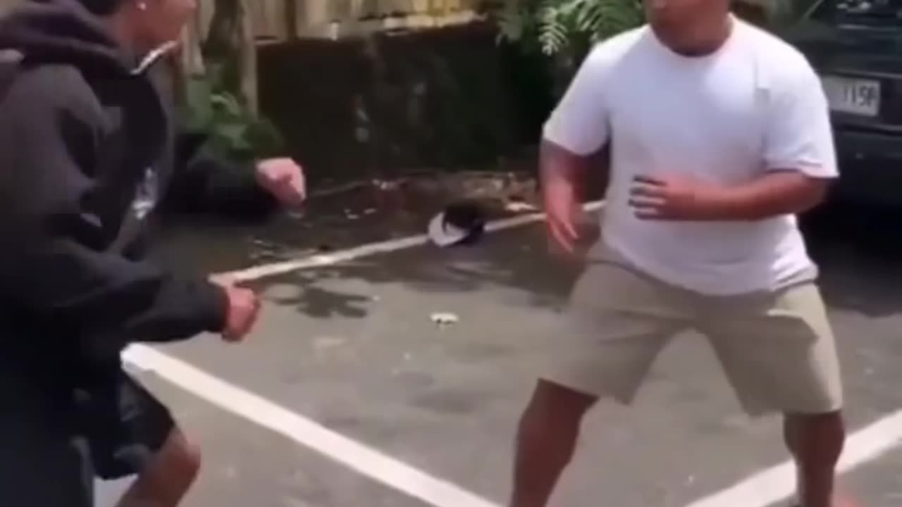 street fight #funnyfight #tiktok #reels #funnyvideo