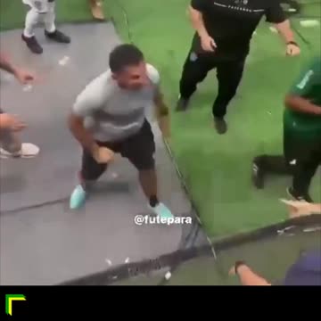 Pancadaria generalizada no futebol: veja o que aconteceu no Amazonas x Paysandu