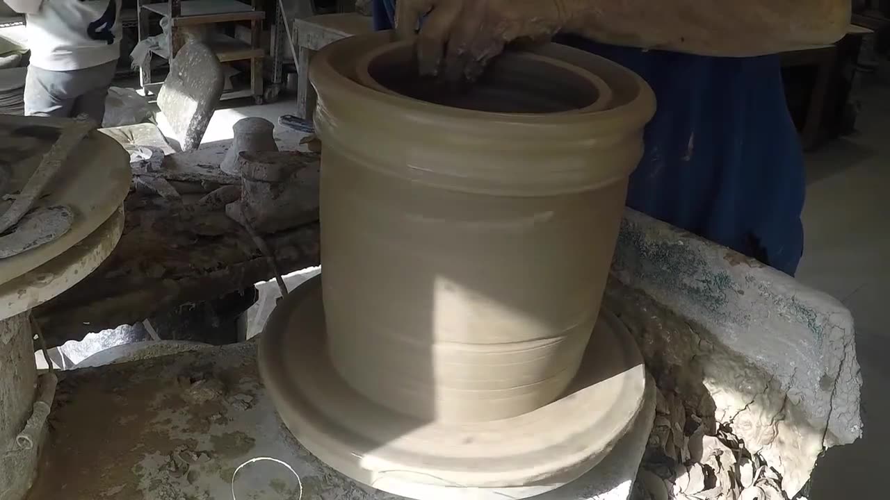 Turning a fermentation crock