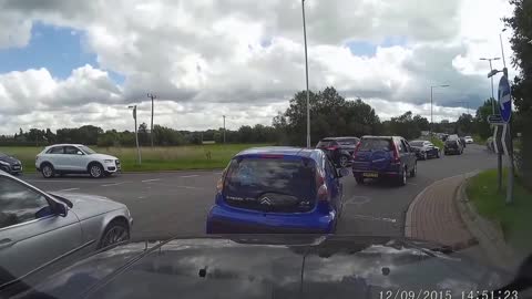 Idiot drivers: A Queue jumper gets denied!