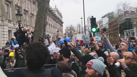 Nhs staff protesting against vaccine mandates