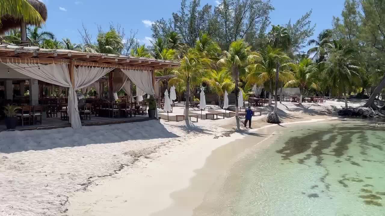 Isla Mujeres Beach Bar