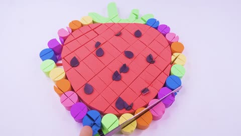 Satisfying Video l DIY Kinetic Sand Rainbow Strawberry Cutting ASMR CraftBox