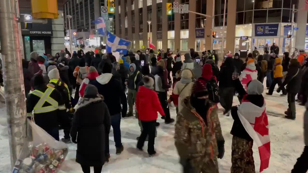 CBC News Gets Chased Out By Demonstrators for Freedom in Ottawa