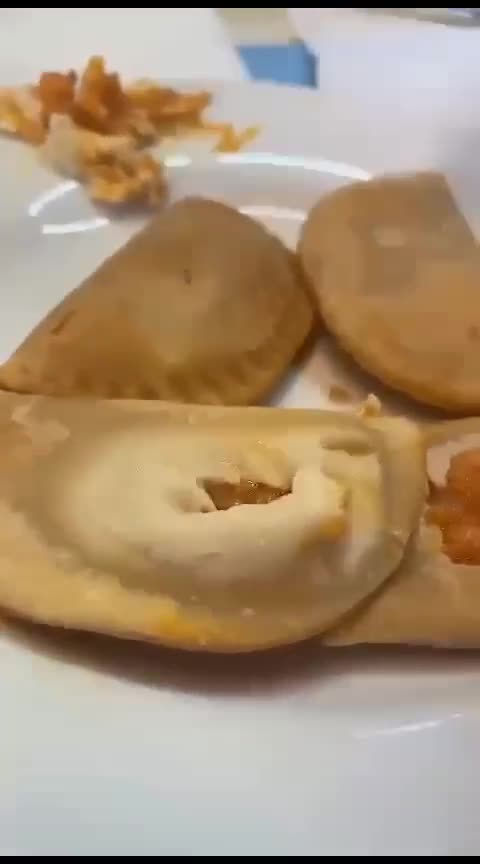 2.- COLEGIOS CATALUÑA| La Generalidad «da comida podrida con gusanos a los niños»