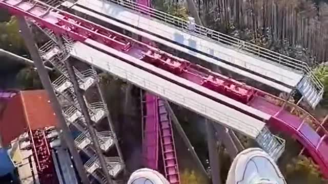 Have you ever experienced this kind of roller coaster? Show you the world