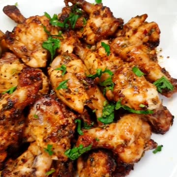 "Crispy Perfection: Unleashing Flavor with my Irresistible Air Fryer/Oven Chicken Wings Recipe"