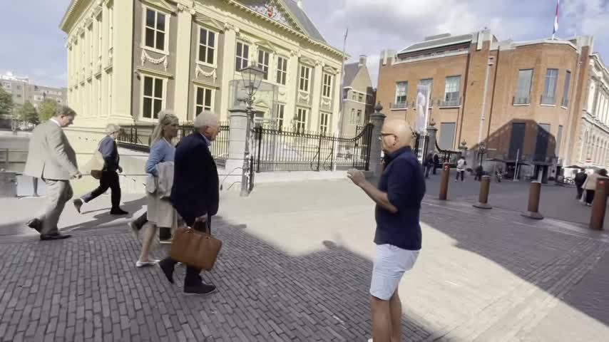 Huig en de dubbele Petten van Senator Jonathan Sucharno