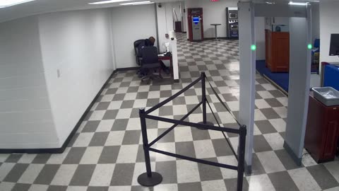 6135RHOBG3G3L8ScreeningArea8_2021-01-06_05h00min01s230ms.mp4