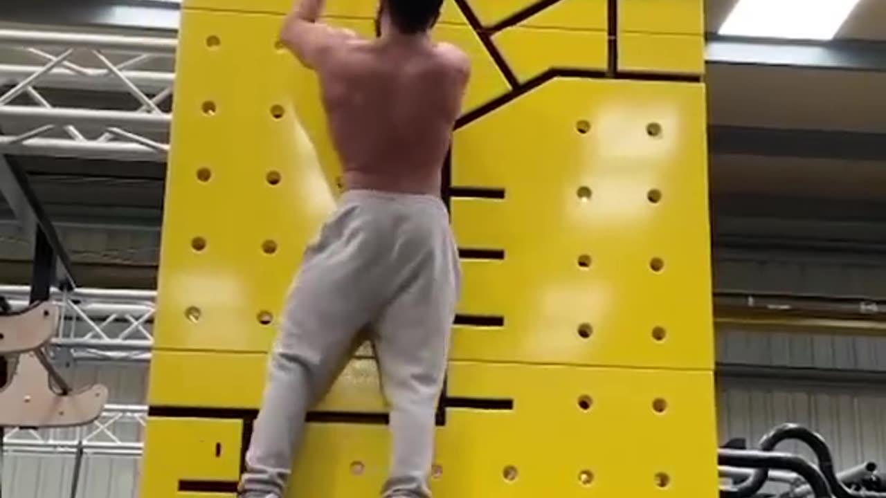 HE SWITCHED HANDS 🤯🤯